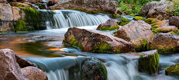 kleine waterval in Zweden