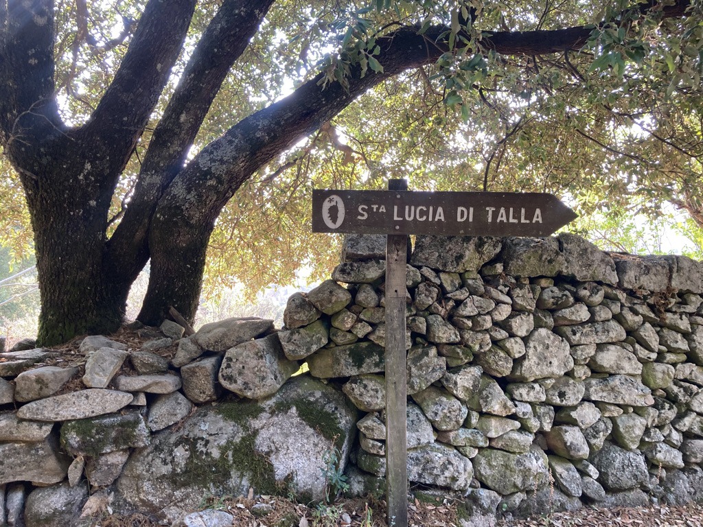 bord voor Lucia di Talla