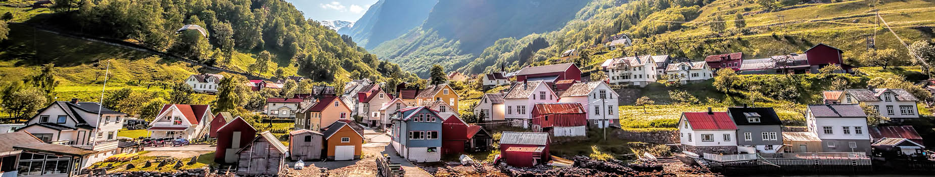 Dorp in een Fjord
