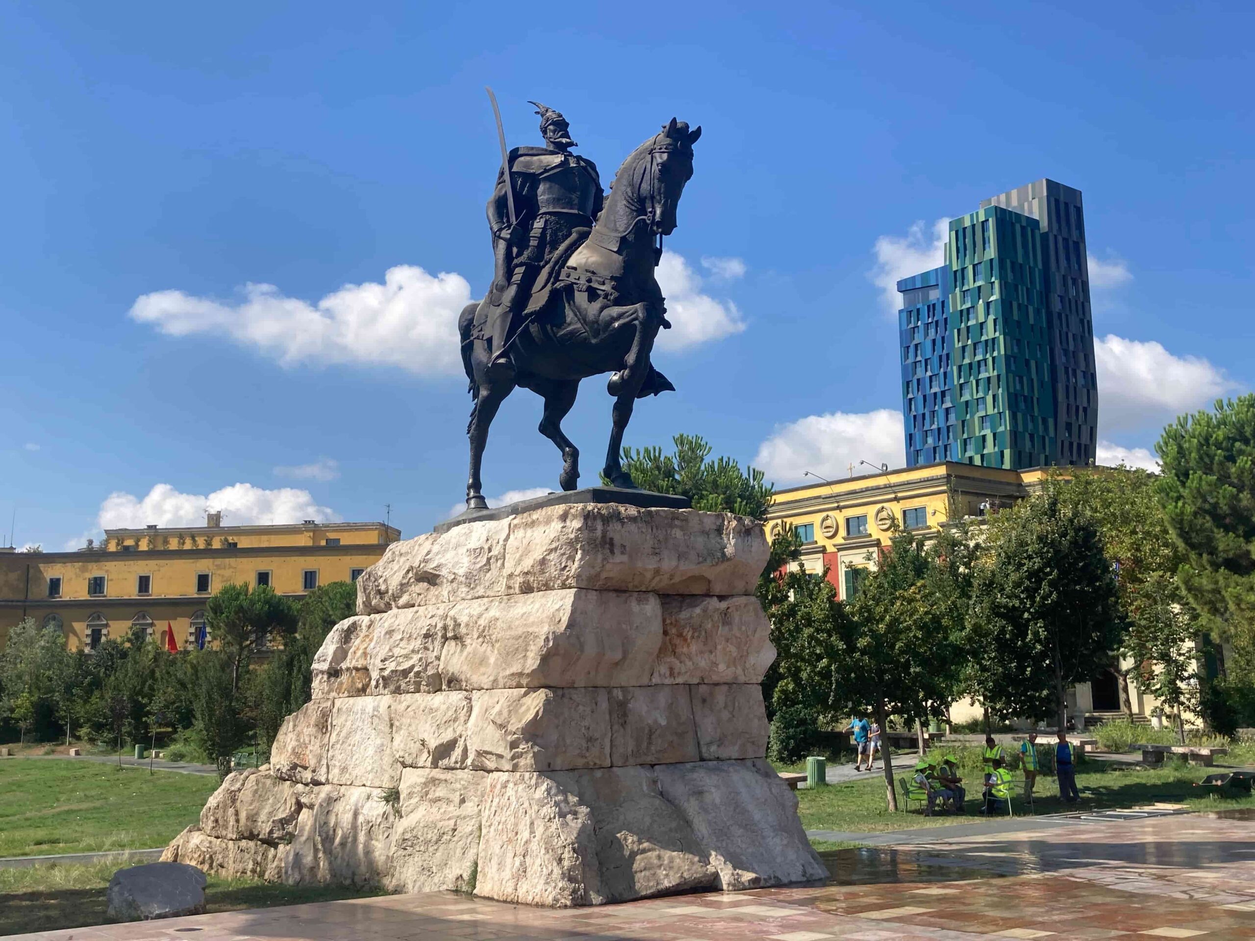 Albanie Tirana standbeeld Skanderberg