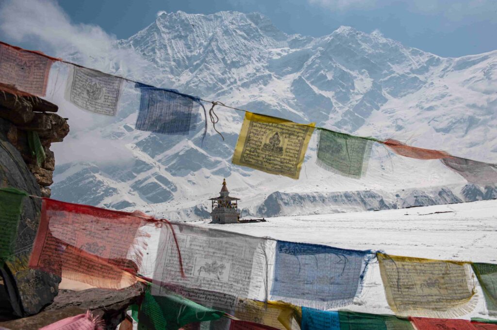 wandeling Himalaya Nepal vlaggetjes