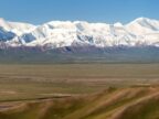 Uitzicht op de Pamir berg en Pik Lenin Kirgizie