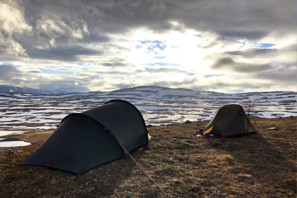 Into Nature Basecamp Sarek NP Uitzicht op Padjelanta NP