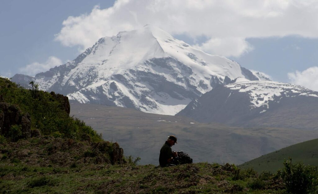 hiking in Temir-Kanat