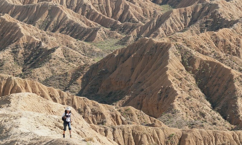 hiken in de badlands Kirgizie